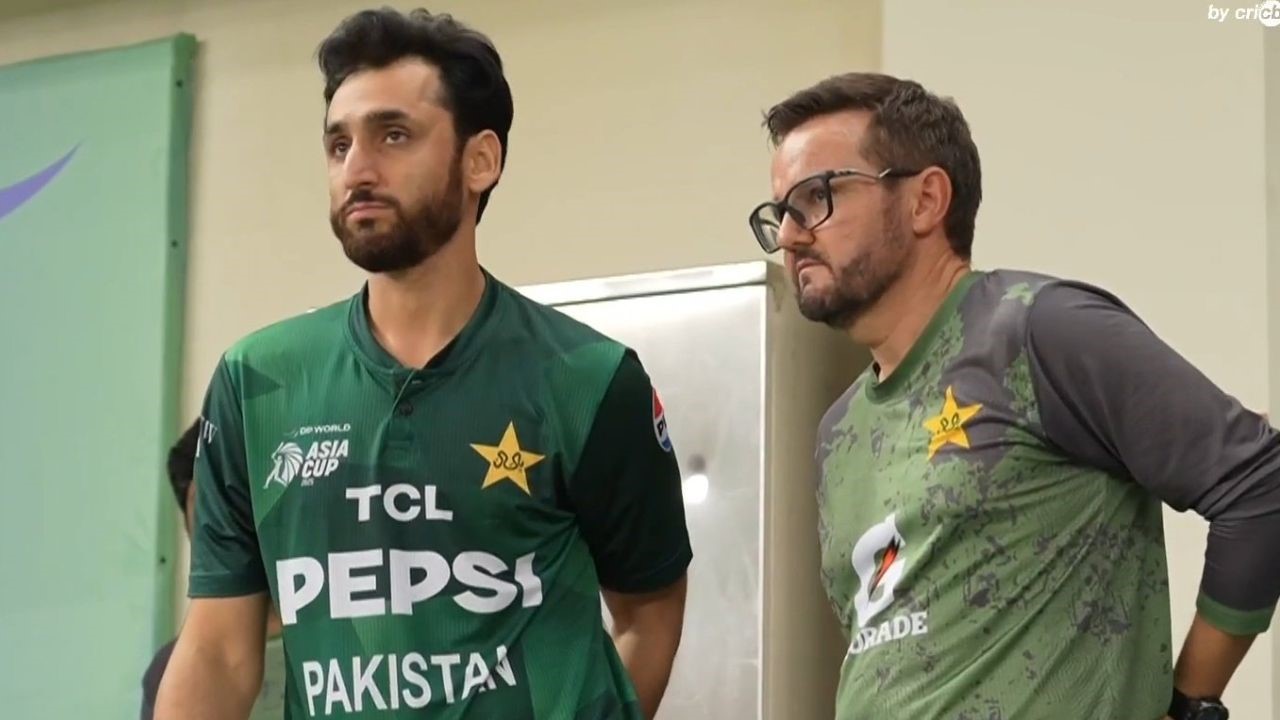 ಪಾಕ್‌ ಹೆಡ್‌ ಕೋಚ್‌ ಜತೆಗೆ ಸಲ್ಮಾನ್‌ ಆಘಾ ಮಾತಿನ ಚಕಮಕಿ!