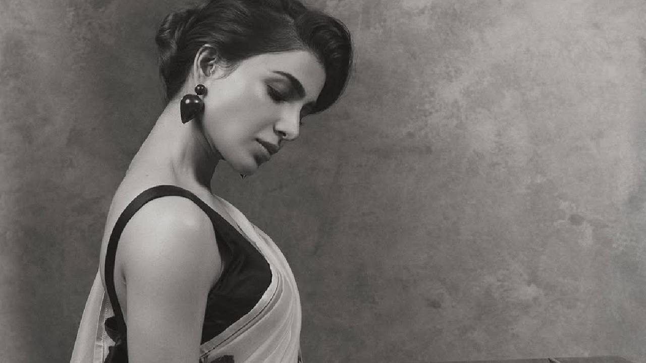 Actress Samantha: ರೆಟ್ರೋ ಲುಕ್‌ನಲ್ಲಿ ಸಮಂತಾ ಫುಲ್ ಮಿಂಚಿಂಗ್! ಫ್ಯಾನ್ಸ್ ಕ್ಲೀನ್ ಬೋಲ್ಡ್ - Image 1