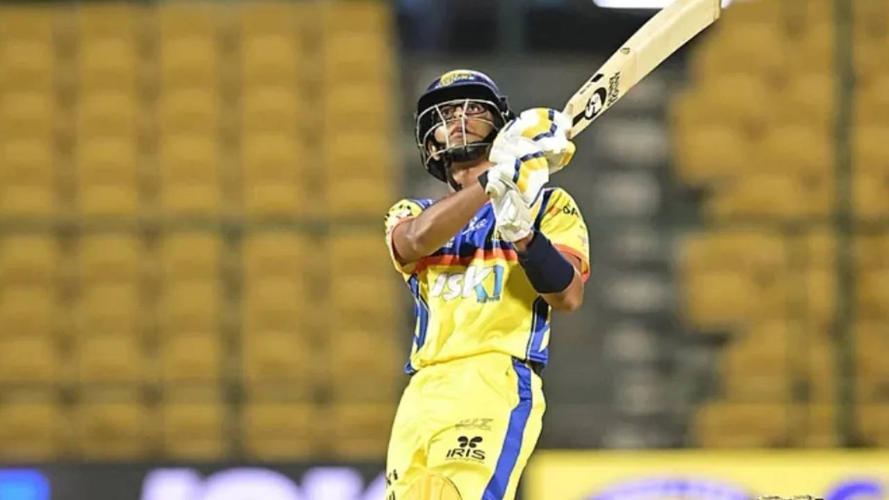 ಅನ್ಸೋಲ್ಡ್ ಆದ ದ್ರಾವಿಡ್ ಪುತ್ರ ಸಮಿತ್