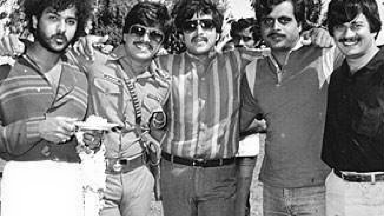 V Ravichandran: 64ನೇ ವಸಂತಕ್ಕೆ ಕಾಲಿಟ್ಟ ಕ್ರೇಜಿ ಸ್ಟಾರ್ ರವಿಚಂದ್ರನ್; ಅಪರೂಪದ ಫೋಟೋ ಇಲ್ಲಿದೆ - Image 5