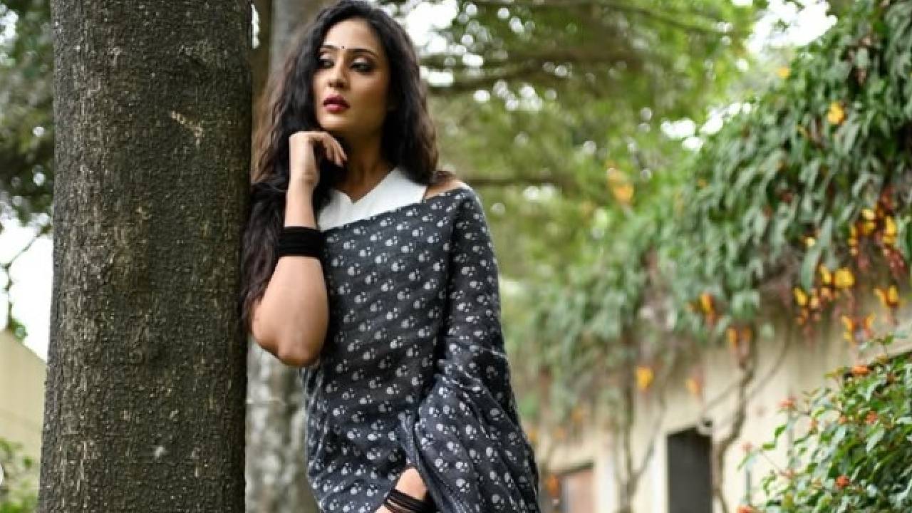 Star Fashion Review 2026: ಮಹಿಳೆಯರನ್ನು ಸೆಳೆದ ನಟಿ ಅಮೃತಾ ಅಯ್ಯಂಗಾರ್‌ ಕಾಟನ್‌ ಸೀರೆ - Image 5