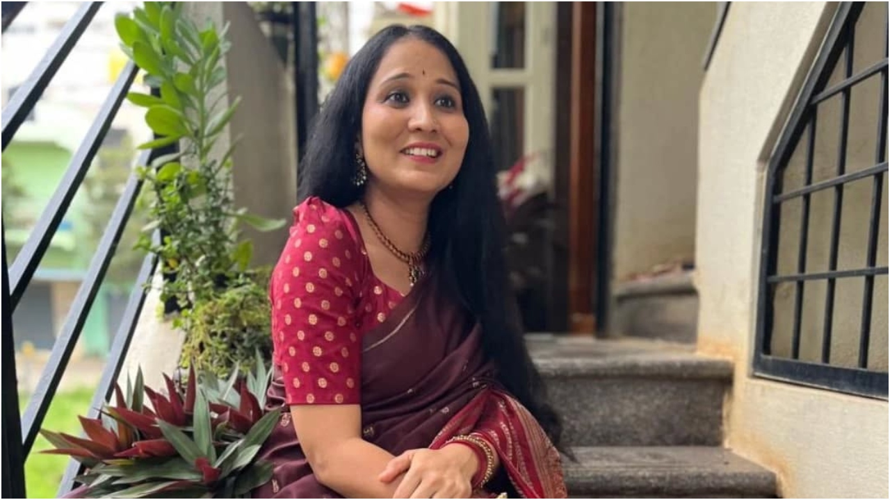 Sandhya Arakere: 'ಸು ಫ್ರಮ್ ಸೋ' ಸಿನಿಮಾ ನಟಿ ಸಂಧ್ಯಾ ಅರಕೆರೆಗೆ ಸೀಮಂತ ಸಂಭ್ರಮ; ಇಲ್ಲಿವೆ ನೋಡಿ ಚೆಂದದ ಫೋಟೋಗಳು - Image 5