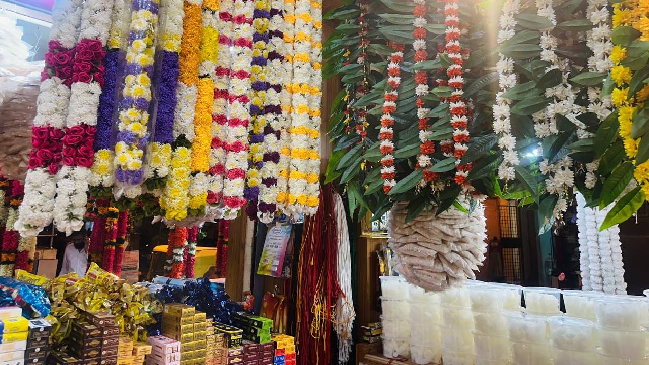 ಎಲ್ಲೆಡೆ ಸಂಕ್ರಾಂತಿಯ ಭರ್ಜರಿ ಶಾಪಿಂಗ್