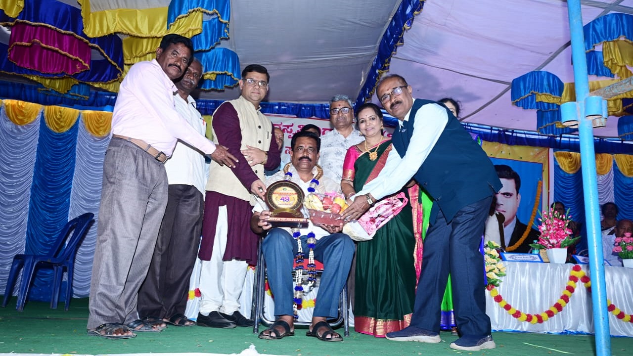 Shidlaghatta News: ಶಾಲಾ ವಾರ್ಷಿಕೋತ್ಸವ ವಿದ್ಯಾರ್ಥಿಗಳ ಸುಪ್ತಪ್ರತಿಭೆ ಅನಾವರಣಕ್ಕೆ ಸೂಕ್ತ ವೇದಿಕೆ: ಶಾಸಕ ಬಿ.ಎನ್.ರವಿಕುಮಾರ್