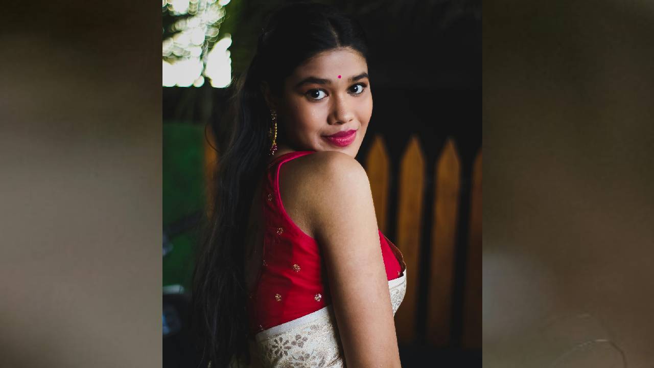 Saree Blouse Fashion 2025: ಓಣಂ ಸೀರೆಗೆ ವೈವಿಧ್ಯಮಯ ಡಿಸೈನರ್ ಬ್ಲೌಸ್ ಮ್ಯಾಚಿಂಗ್ - Image 4
