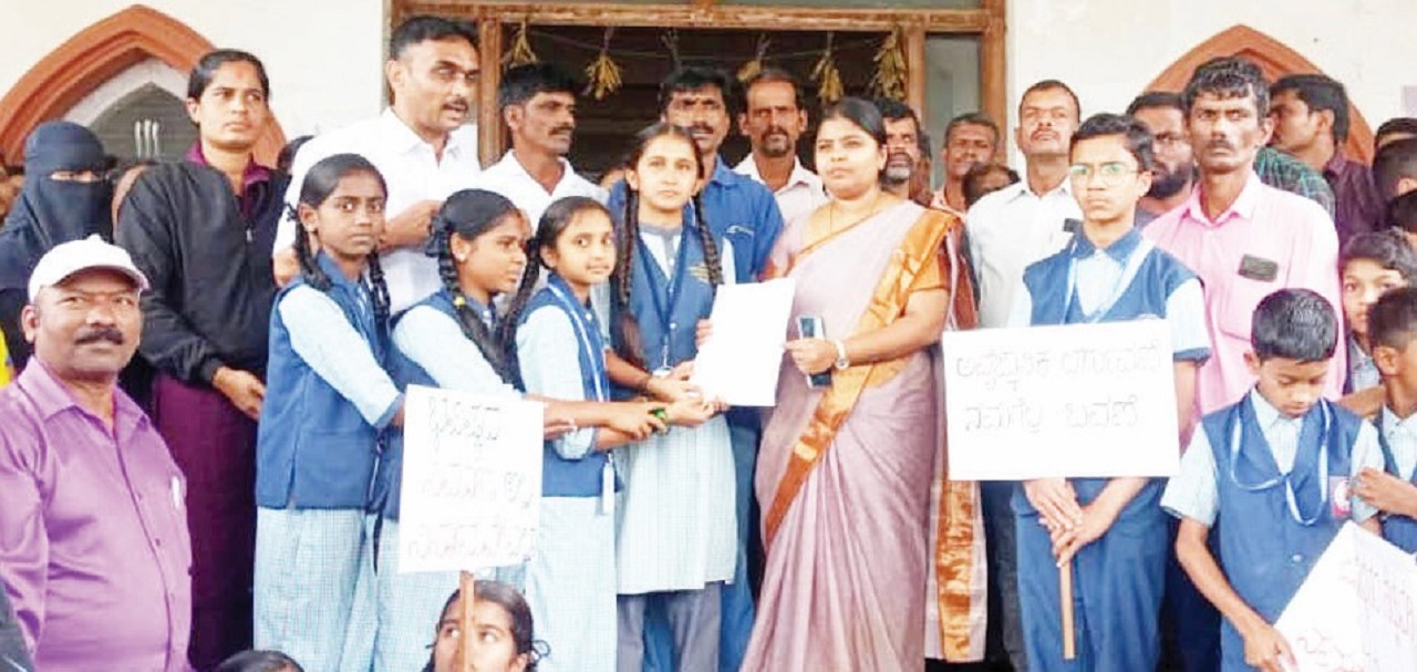 ಕನ್ನಡದ ವಿದ್ಯಾರ್ಥಿಗಳಿಗೆ ಉರ್ದುವಿನಲ್ಲಿ ಪಾಠ !
