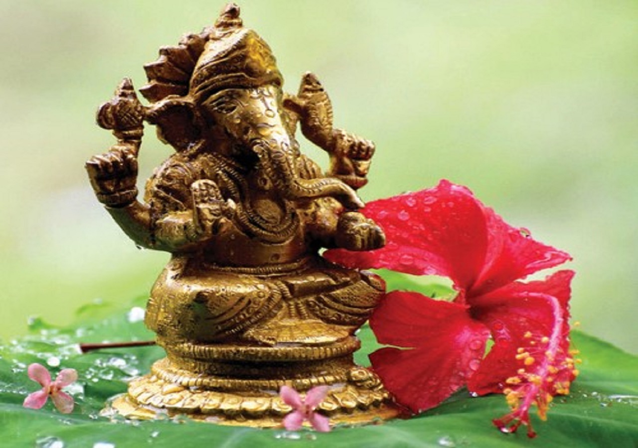 ದೇವರು ಮೇಲಿದ್ದಾನೆಯೇ? ನಮ್ಮೊಳಗಿದ್ದಾನೆಯೇ ?