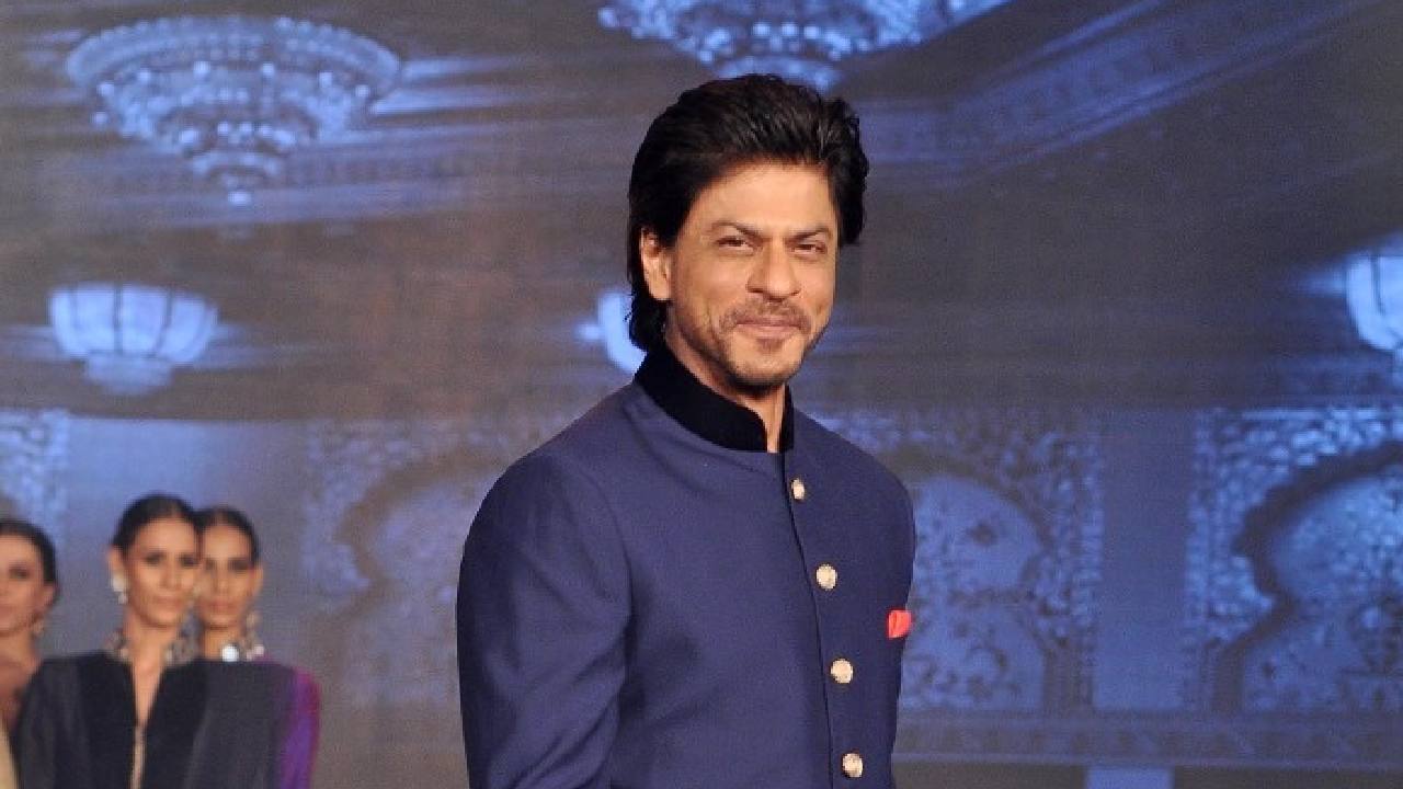 Shah Rukh Khan: ಮೆಟ್ಗಾಲಾ ರೆಡ್ ಕಾರ್ಪೆಟ್ಗೆ ಶಾರುಖ್ ಎಂಟ್ರಿ ನೀಡಲಿದ್ದಾರಾ..? ಇಲ್ಲಿವೆ ಕಿಂಗ್ಖಾನ್ ಹ್ಯಾಂಡ್ಸಮ್ ಲುಕ್! - Image 1