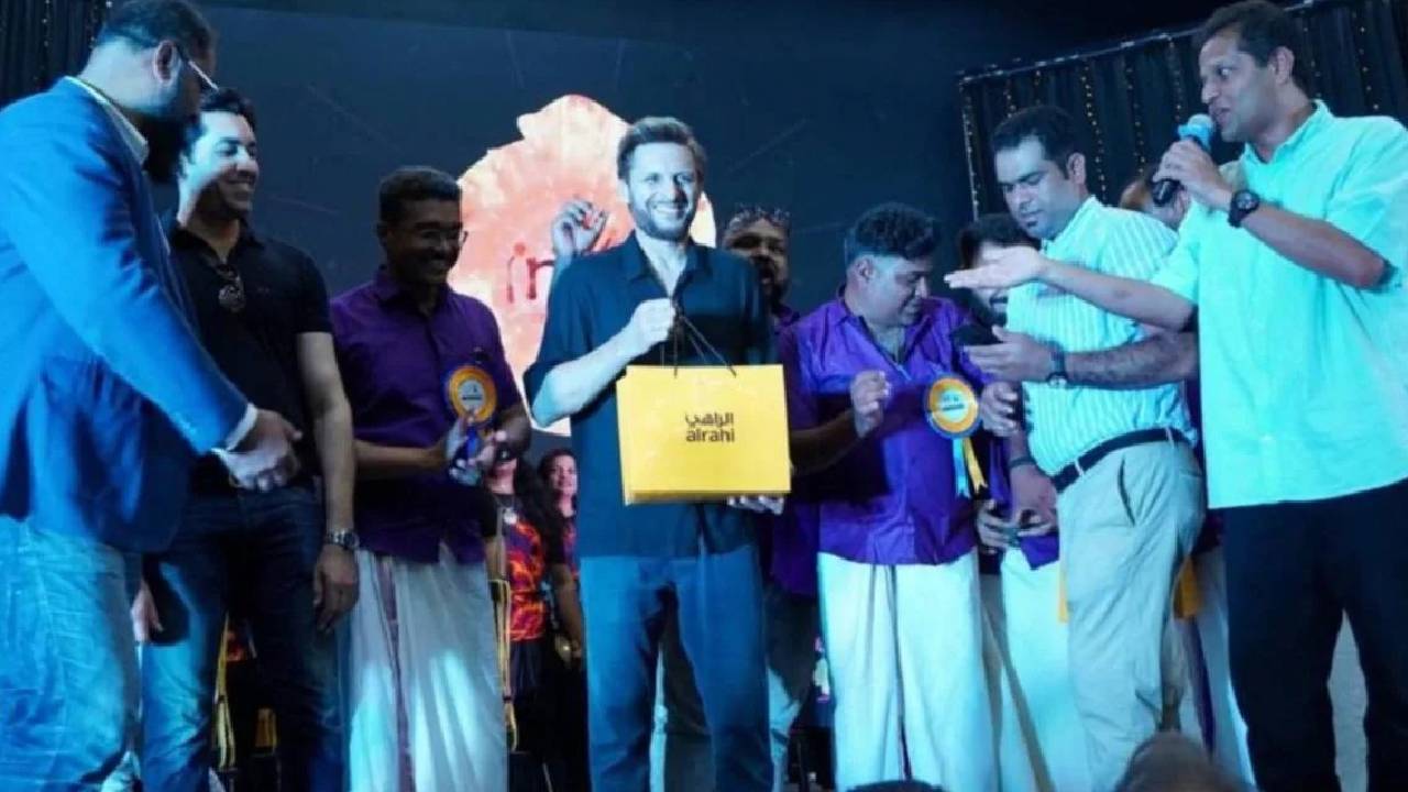 ಶಾಹಿದ್ ಅಫ್ರಿದಿಗೆ ಸ್ವಾಗತ ಕೋರಿದ ಕೇರಳ ಸಮುದಾಯ; ನೆಟ್ಟಿಗರಿಂದ ಕಿಡಿ