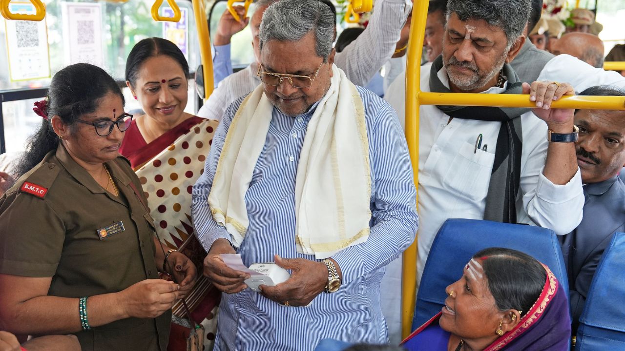 Shakti Scheme: ಶಕ್ತಿ ಯೋಜನೆಯಡಿ 500 ಕೋಟಿ ಗಡಿ ದಾಡಿದ ಮಹಿಳಾ ಪ್ರಯಾಣಿಕರ ಸಂಖ್ಯೆ! - Image 1