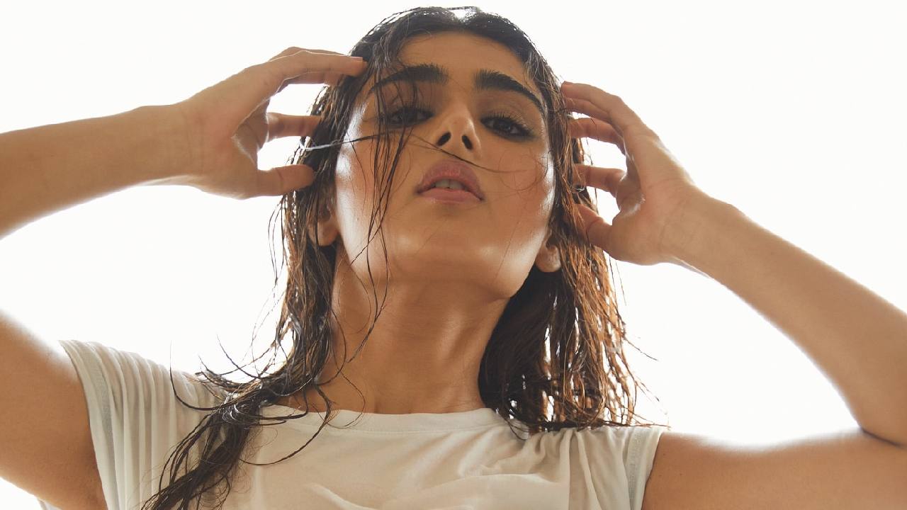 Shalini Pandey: ಅಂದು ಲಿಪ್ಲಾಕ್; ಇಂದು ಬೋಲ್ಡ್ ಫೋಟೊಶೂಟ್: ಪಡ್ಡೆಗಳ ನಿದ್ದೆಕದ್ದ ʼಅರ್ಜುನ್ ರೆಡ್ಡಿʼ ಖ್ಯಾತಿಯ ಶಾಲಿನಿ ಪಾಂಡೆ - Image 1