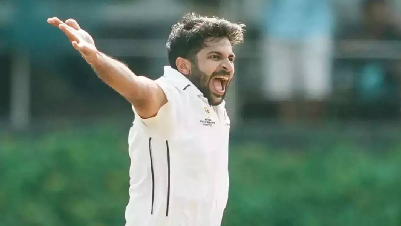 ಹ್ಯಾಟ್ರಿಕ್ ವಿಕೆಟ್ ಕಿತ್ತು ದಾಖಲೆ ಬರೆದ ಶಾರ್ದೂಲ್ ಠಾಕೂರ್