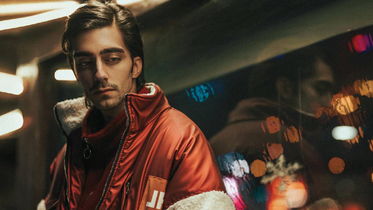 Winter Fashion 2025: ಹೈ ಫ್ಯಾಷನ್ ಪ್ರಿಯರನ್ನು ಸವಾರಿ ಮಾಡುತ್ತಿರುವ ಶಿಯರ್ಲಿಂಗ್ ಜಾಕೆಟ್ - Image 1