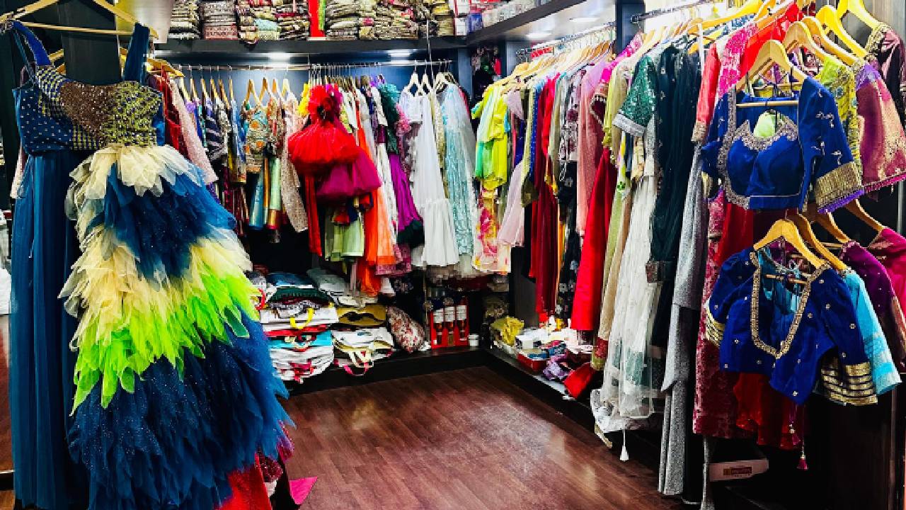 Shravana Fashion 2025: ಶ್ರಾವಣ ಸಂಭ್ರಮಕ್ಕೆ ಎಂಟ್ರಿ ಕೊಟ್ಟ ಅತ್ಯಾಕರ್ಷಕ ಎಥ್ನಿಕ್ವೇರ್ಸ್ - Image 4