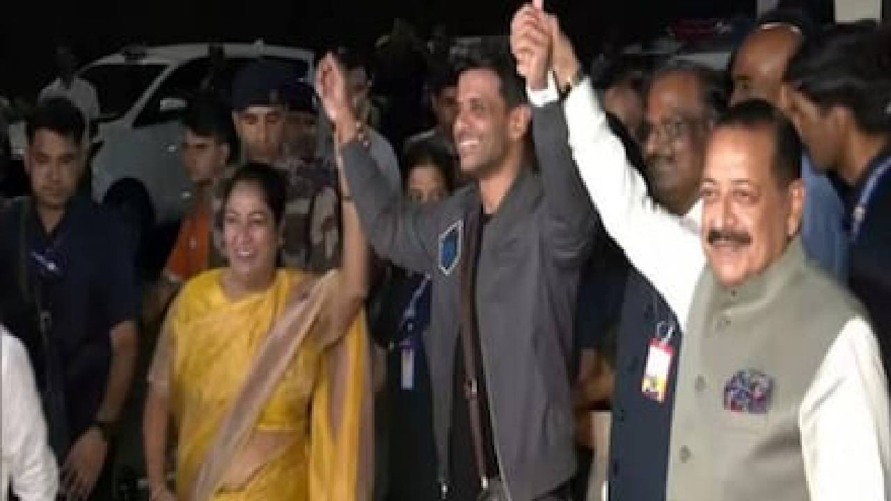 ತಾಯ್ನಾಡಿಗೆ ಮರಳಿದ ಗಗನಯಾತ್ರಿ ಶುಭಾಂಶು ಶುಕ್ಲಾ