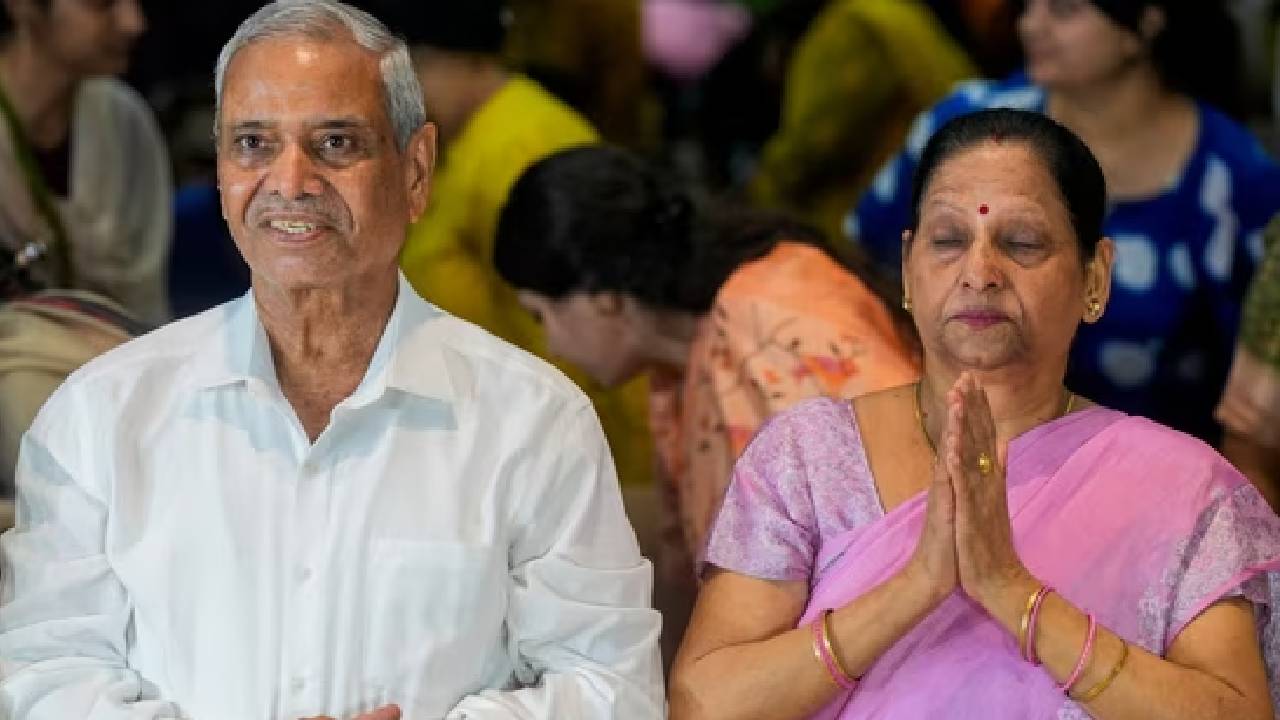 ಮಗ ಮರಳಿ ಬರುತ್ತಿದ್ದಂತೆ ತಾಯಿ ಕಣ್ಣಂಚಲ್ಲಿ ನೀರು; ವಿಡಿಯೋ ನೋಡಿ