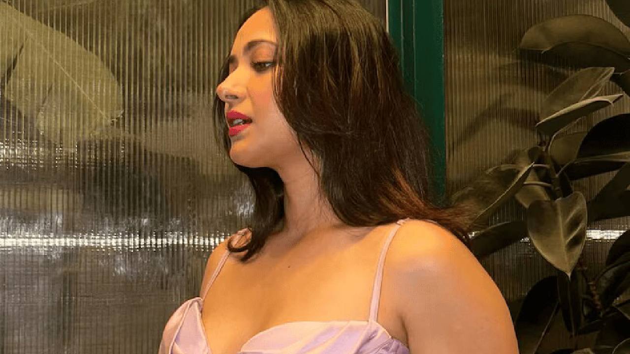 Shweta Basu:17ರ ವಯಸ್ಸಿನಲ್ಲೇ ಸ್ಟಾರ್, 23ನೇ ವಯಸ್ಸಲ್ಲಿ ಅರೆಸ್ಟ್, ಮದುವೆಯಾಗಿ 9 ವರ್ಷಕ್ಕೆ ಡಿವೋರ್ಸ್! ಯಾರು ಆ ನಟಿ? - Image 2