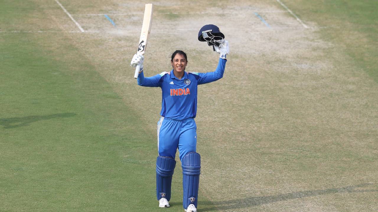 12ನೇ ಏಕದಿನ ಶತಕ ಸಿಡಿಸಿ ವಿಶ್ವ ದಾಖಲೆ ಸರಿಗಟ್ಟಿದ ಸ್ಮೃತಿ ಮಂಧಾನ