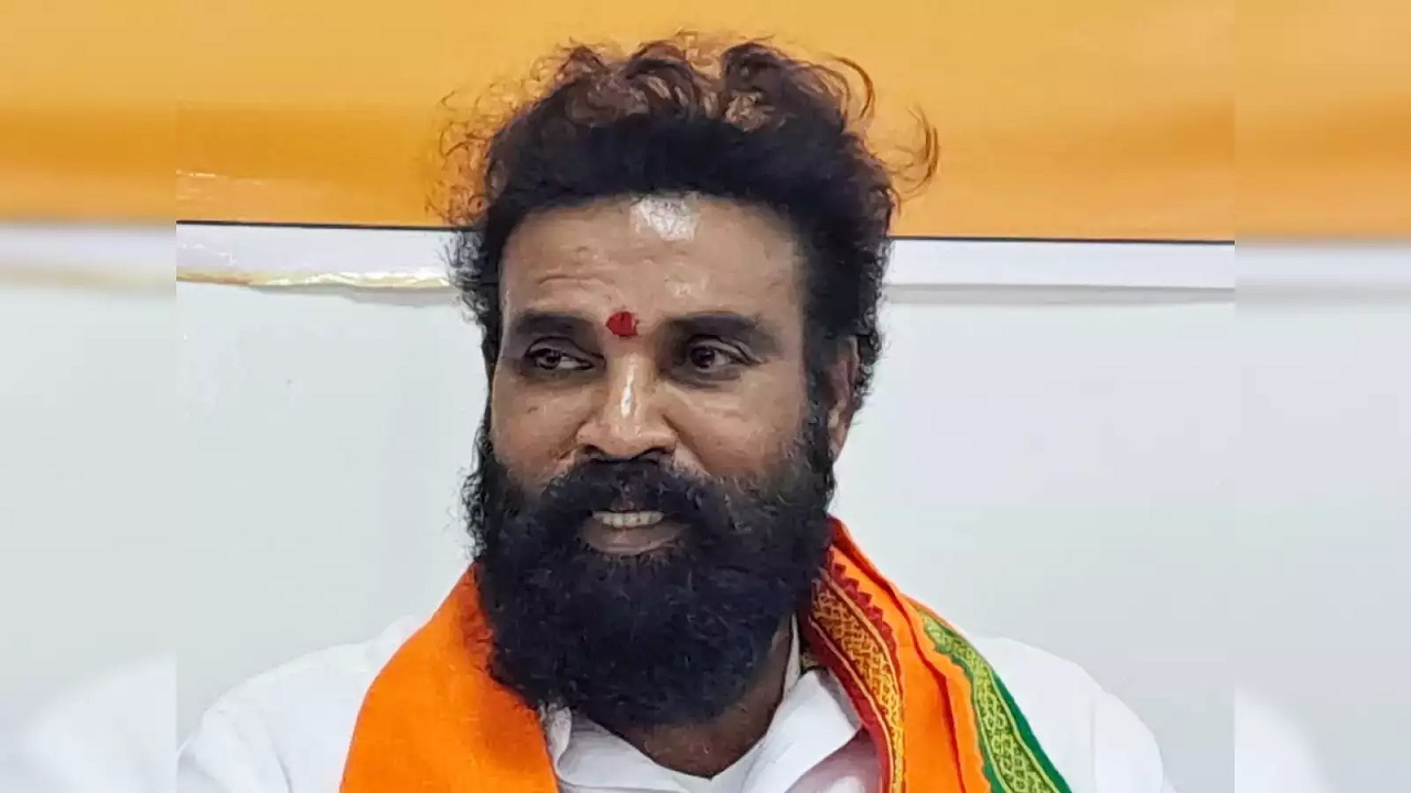 ಬಳ್ಳಾರಿ ಸಂಸದ, 4 ಶಾಸಕರ ರಾಜೀನಾಮೆಗೆ ಬಿ.ಶ್ರೀರಾಮುಲು ಆಗ್ರಹ