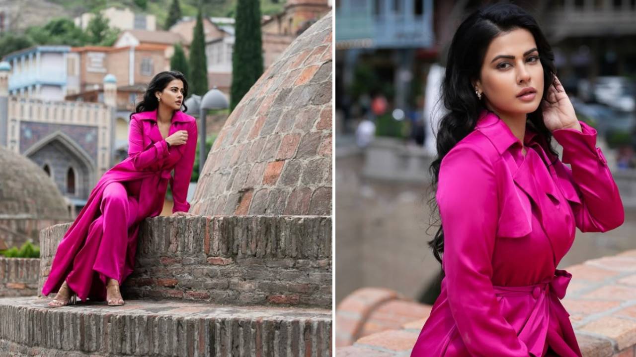 Star Fashion 2025: ವೈಬ್ರೆಂಟ್ ಟ್ರೆಂಚ್ ಕೋಟ್ ಡ್ರೆಸ್ನಲ್ಲಿ ನಟಿ ಶರ್ಮಿಳಾ ಮಾಂಡ್ರೆಯ ಟ್ರಾವೆಲ್ ಫ್ಯಾಷನ್ - Image 2