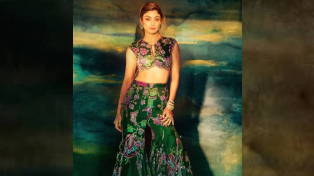 Star Fashion 2025: ಜೆನ್‌ ಝೀ ಹುಡುಗಿಯರನ್ನು ಸೆಳೆದ ನಟಿ ಶಿಲ್ಪಾ ಶೆಟ್ಟಿಯ ಗ್ರೀನ್‌ ಶರಾರ - Image 3