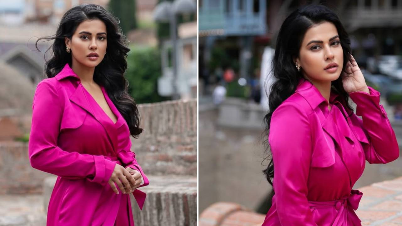 Star Fashion 2025: ವೈಬ್ರೆಂಟ್ ಟ್ರೆಂಚ್ ಕೋಟ್ ಡ್ರೆಸ್ನಲ್ಲಿ ನಟಿ ಶರ್ಮಿಳಾ ಮಾಂಡ್ರೆಯ ಟ್ರಾವೆಲ್ ಫ್ಯಾಷನ್ - Image 3