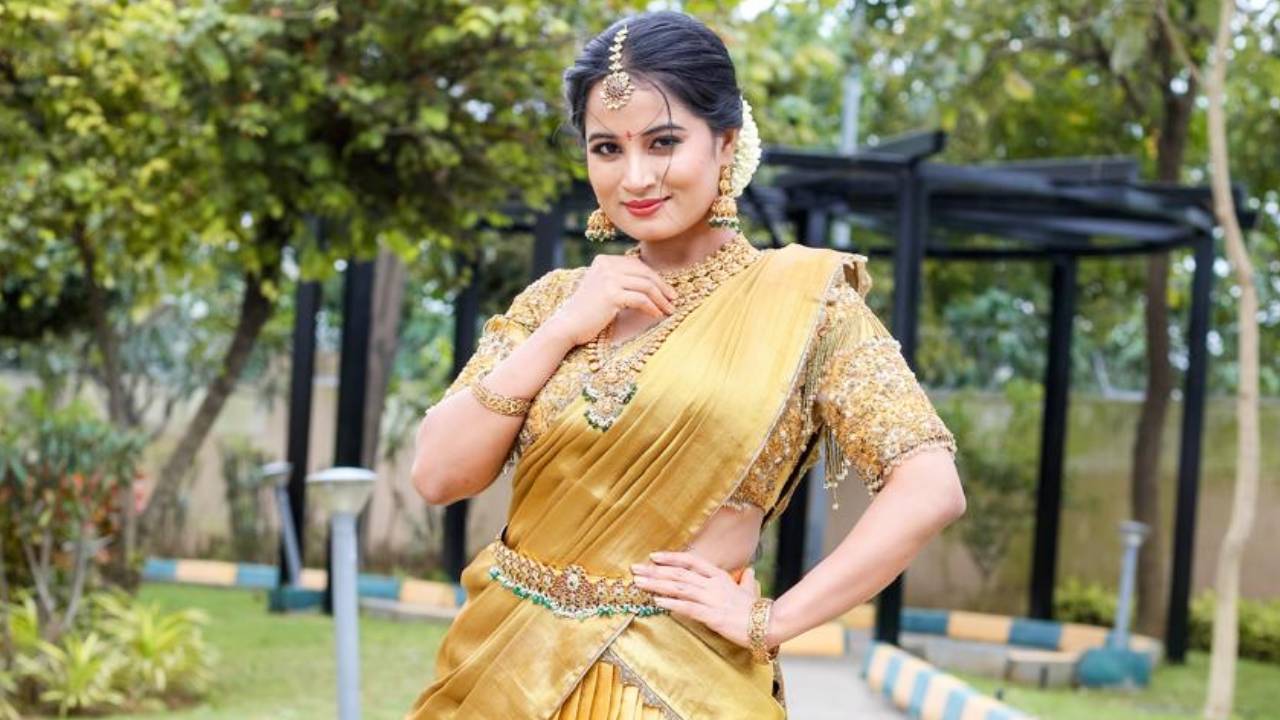 Star Fashion 2025: ಬಂಗಾರದ ಬೊಂಬೆಯಾದ ಬಿಗ್ ಬಾಸ್ ಮಾಜಿ ಸ್ಪರ್ಧಿ, ನಟಿ ಅನುಷಾ ರೈ - Image 4