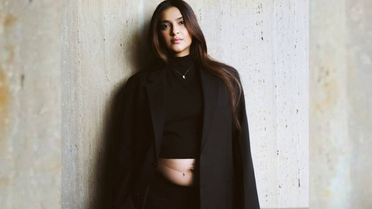 Star Fashion Review 2026: ಮುಂದುವರಿದ ನಟಿ ಸೋನಂ ಕಪೂರ್‌ ಮೆಟರ್ನಿಟಿ ಫ್ಯಾಷನ್‌ - Image 4