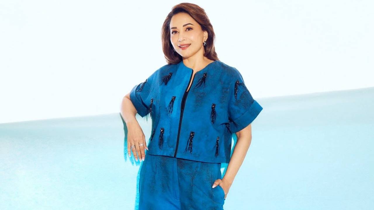 Star Fashion 2026: ಜೆನ್‌ ಜಿ ಫ್ಯಾಷನ್‌ಗೆ ಸೆಡ್ಡು ಹೊಡೆದ ಮಾಧುರಿ ದೀಕ್ಷಿತ್‌ ಸ್ಟೈಲಿಂಗ್‌ - Image 5