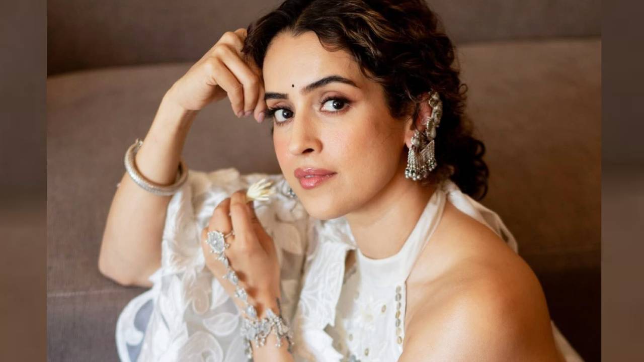 Star Saree Fashion 2026: ಟ್ರೆಂಡಿಯಾಯ್ತು ಸಾನ್ಯಾ ಉಟ್ಟ 3ಡಿ ಫ್ಲೋರಲ್‌ ಲೇಸ್‌ ಸೀರೆ - Image 5