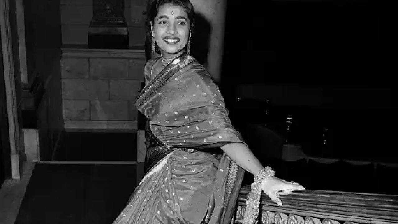 Suchitra Sen: ಬೆಂಗಾಲಿ ಚಿತ್ರ ನಟಿ ಸುಚಿತ್ರಾ ಸೇನ್ 36 ವರ್ಷ ಒಬ್ಬಂಟಿಯಾಗಿ ಜೀವನ ನಡೆಸಿದ್ದೇಕೆ? - Image 6