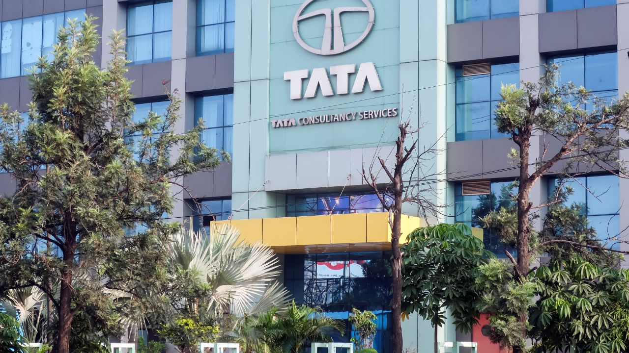 ಬಡ್ತಿ ಸಿಗಬೇಕಾದರೆ ಕಚೇರಿಗೆ ಬಂದು ಕೆಲಸ ಮಾಡಿ ಎಂದ ಟಿಸಿಎಸ್