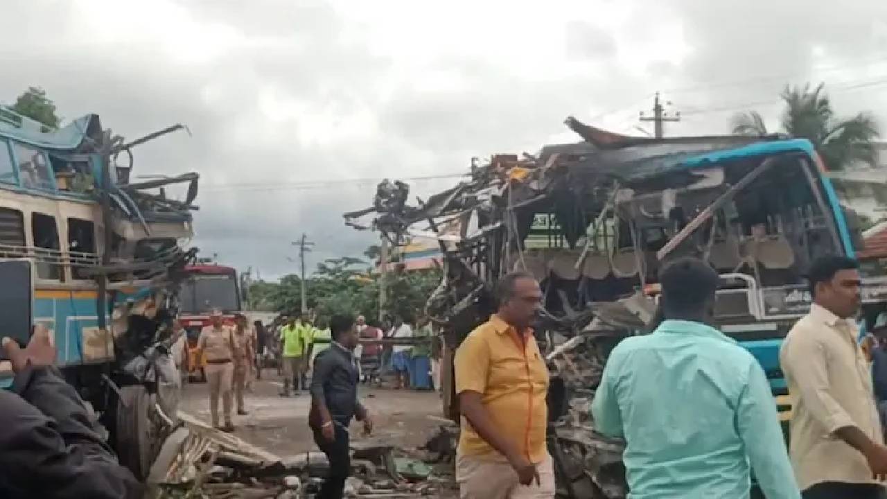 ಎರಡು ಬಸ್‌ಗಳು ಮುಖಾಮುಖಿ ಡಿಕ್ಕಿ; 6 ಜನರ ದುರ್ಮರಣ