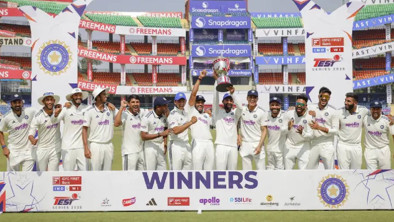 ಸರಣಿ ಶ್ರೇಷ್ಠ ಪಡೆದ ಜಡೇಜಾ, ಪಂದ್ಯಶ್ರೇಷ್ಠಕ್ಕೆ ಭಾಜನರಾದ ಕುಲ್ದೀಪ್