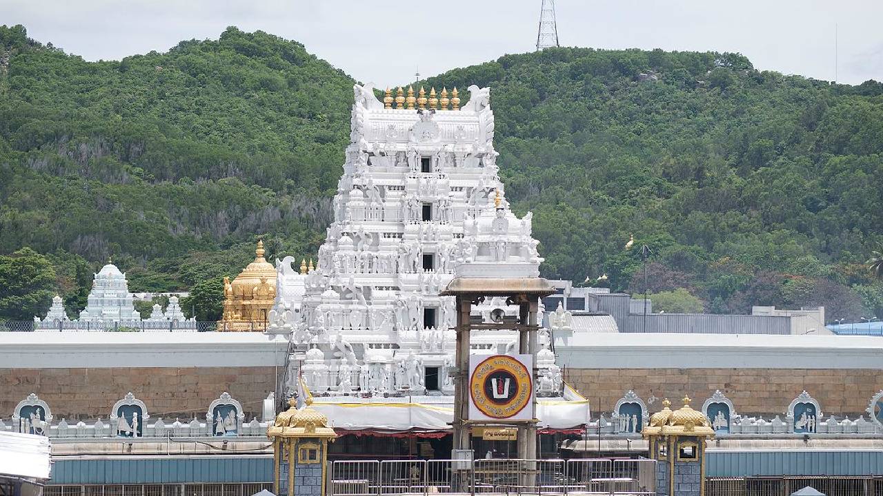 ತಿರುಮಲ ದೇವಸ್ಥಾನದ ಪಾವಿತ್ರ್ಯತೆಗೆ ಧಕ್ಕೆ; ಭೂಮನ ಕರುಣಾಕರ್ ರೆಡ್ಡಿ ಆಕ್ರೋಶ