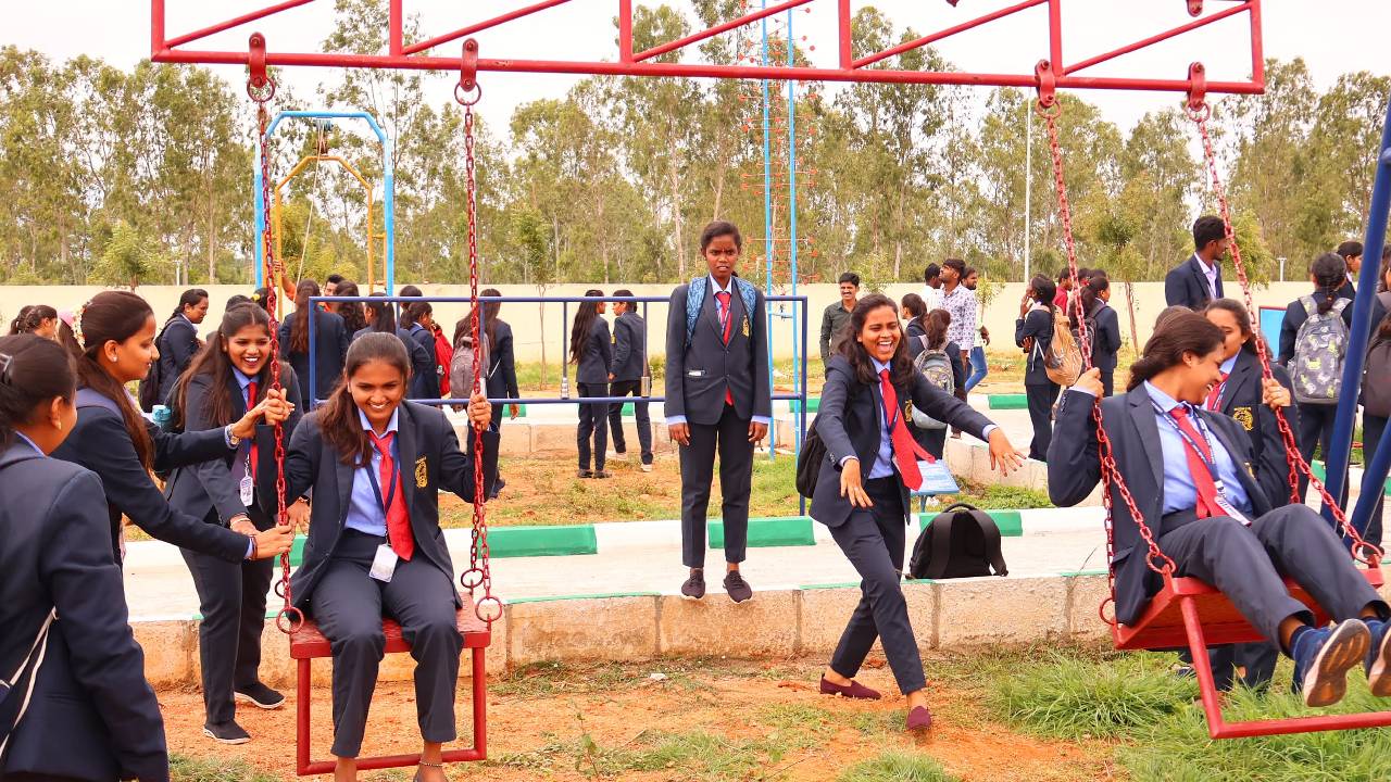 Tumkur University: ತುಮಕೂರು ವಿವಿಯ ಜ್ಞಾನಸಿರಿ ಕ್ಯಾಂಪಸ್ ಪರಿಸರಕ್ಕೆ ಮನಸೋತ ವಿದ್ಯಾರ್ಥಿಗಳು