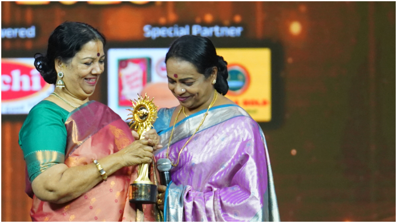 ನಾಡಿನ ಹಲವು ಸಾಧಕರಿಗೆ ʻಉದಯ ಕನ್ನಡಿಗ-2025ʼ ಪುರಸ್ಕಾರ; ಈ ಸಮಾರಂಭಕ್ಕೆ ಯಾರೆಲ್ಲಾ ಬಂದಿದ್ರು? - Image 3