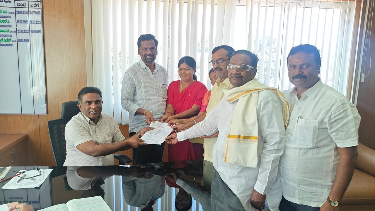 ಚಿಮೂಲ್ ಚುನಾವಣೆಗೆ ನಾಮಪತ್ರ ಸಲ್ಲಿಕೆ