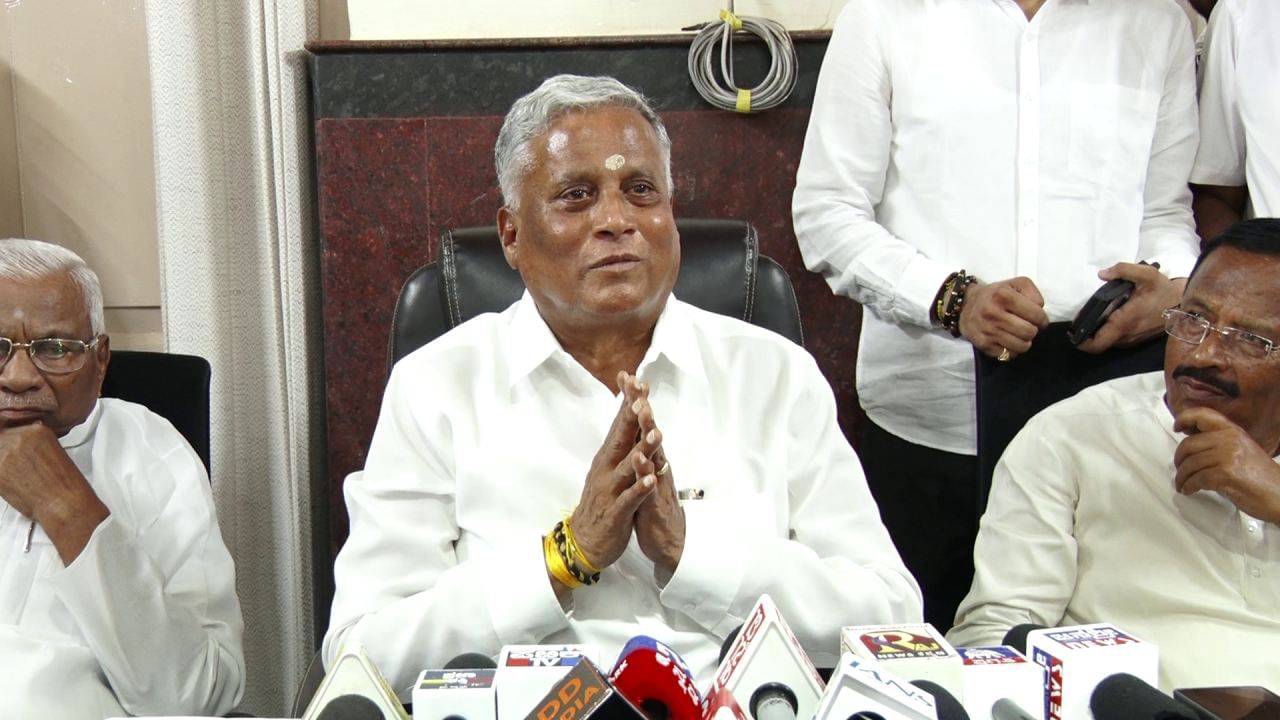 ತುಮಕೂರು ವಿವಿಗೆ ಶಿವಕುಮಾರ ಸ್ವಾಮೀಜಿ ಹೆಸರು ಮರುನಾಮಕರಣಕ್ಕೆ ಒತ್ತಾಯ