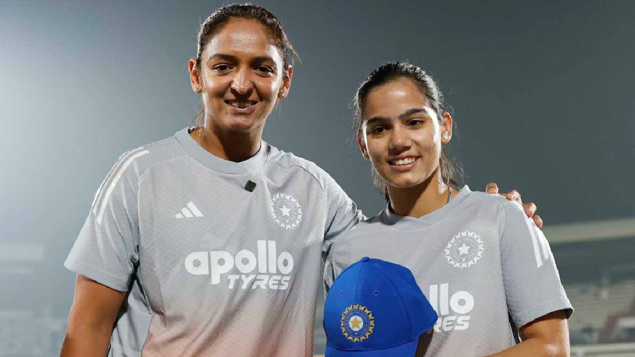 ಟಿ20ಗೆ ಪದಾರ್ಪಣೆ ಮಾಡಿದ U-19 ಸೆನ್ಸೇಷನ್ ವೈಷ್ಣವಿ ಶರ್ಮಾ ಯಾರು?