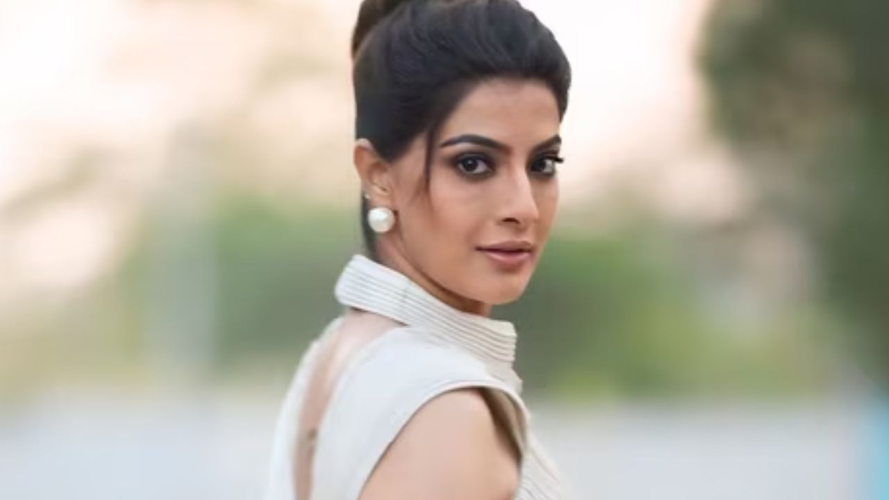 ಫ್ಯಾಕ್ಟರಿ ರೀತಿ ಮಕ್ಕಳನ್ನ ಹಡೆಯಬೇಡಿ; ನಟಿ ವರಲಕ್ಷ್ಮಿ ಶರತ್‌ಕುಮಾರ್