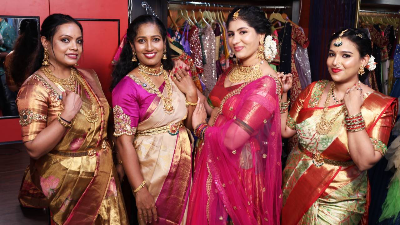 ವರಮಹಾಲಕ್ಷ್ಮಿ ಹಬ್ಬದ ಸಂಭ್ರಮಕ್ಕೆ ಟ್ರೆಂಡಿಯಾದ ರೇಷ್ಮೆ ಸೀರೆಗಳಿವು