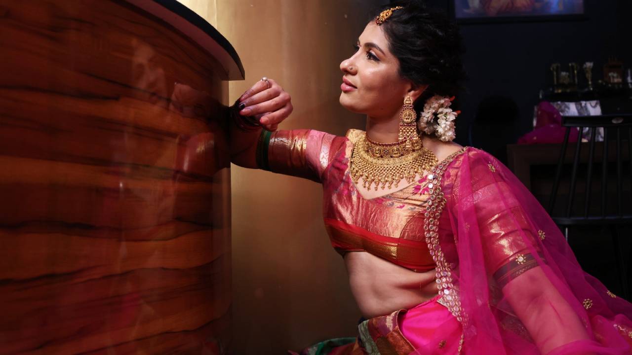 Varamahalaxmi Festival Fashion 2025: ವರಮಹಾಲಕ್ಷ್ಮಿ ಹಬ್ಬಕ್ಕೆ ಬಂತು ದಾವಣಿ-ಲಂಗ ಕಮ್ ಲೆಹೆಂಗಾ - Image 4