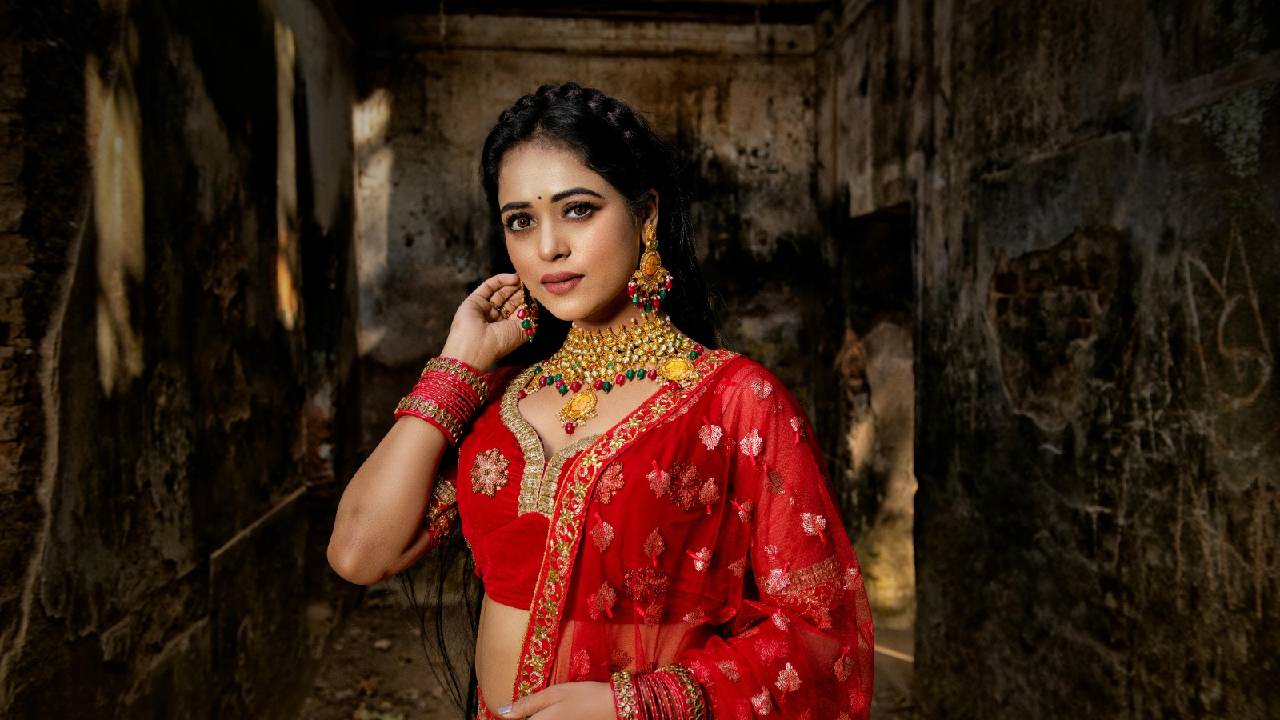 Varamahalaxmi festival styling 2025: ಹೀಗಿರಲಿ ವರಮಹಾಲಕ್ಷ್ಮಿ ಹಬ್ಬದ ಟ್ರೆಡಿಷನಲ್ ಸಿಂಗಾರ - Image 2