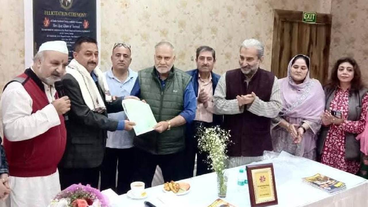 ಮುಸ್ಲಿಂ ಕುಟುಂಬದಿಂದ ಹಿಂದೂ ದೇವಸ್ಥಾನಕ್ಕೆ ಭೂಮಿ ದಾನ