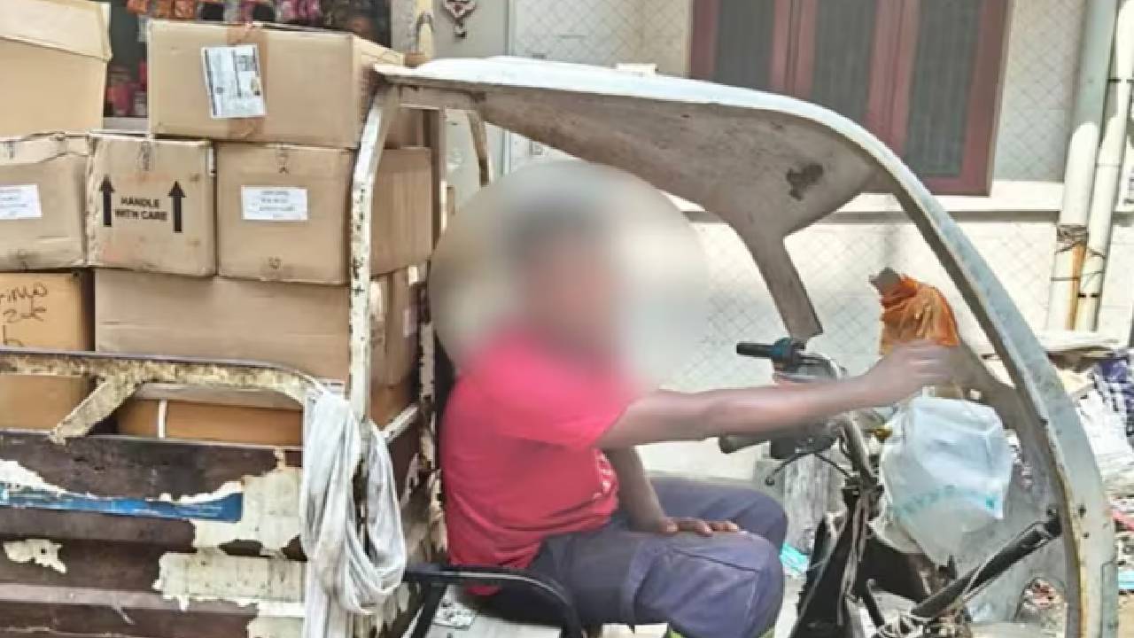 ಕಸದ ಲಾರಿಯಲ್ಲಿ ಸರ್ಕಾರಿ ಆಸ್ಪತ್ರೆಗೆ ಔಷಧ ಸಾಗಾಟ!