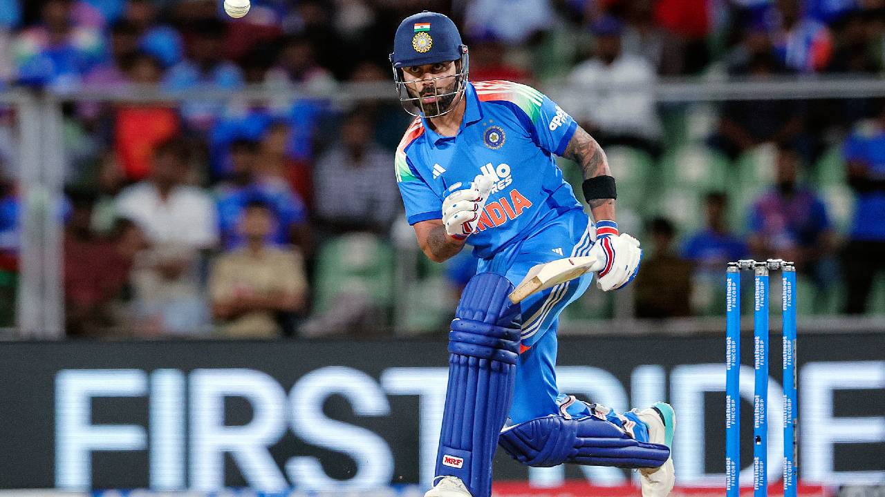 ಏಕದಿನ ಕ್ರಿಕೆಟ್‌ನಲ್ಲಿ 15 ಸಾವಿರ ರನ್ ಪೂರೈಸಿದ ವಿರಾಟ್ ಕೊಹ್ಲಿ