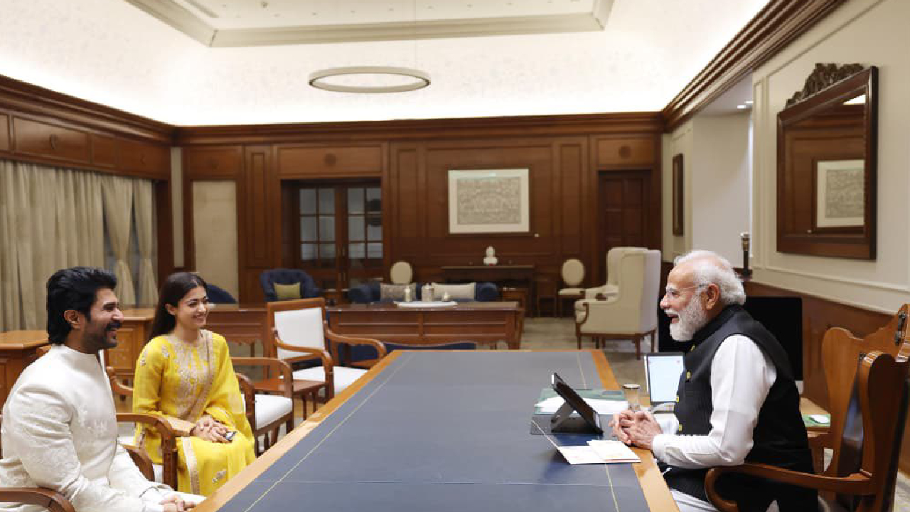 ಪ್ರಧಾನಿ ಮೋದಿ ಭೇಟಿಯಾದ ವಿರೋಶ್‌ ಜೋಡಿ;  ರಿಸೆಪ್ಶನ್​ಗೆ ಆಹ್ವಾನ - Image 3