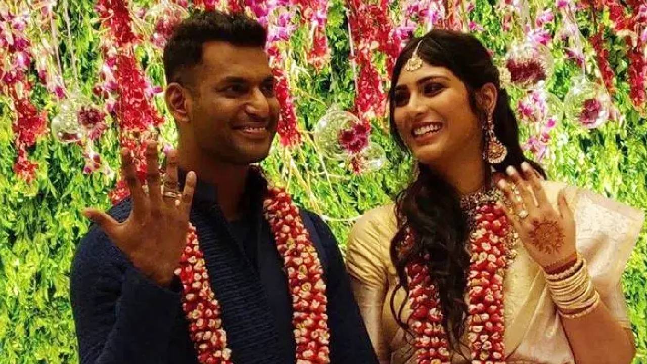 Actor Vishal: ಸಾಯಿ ಧನ್ಶಿಕಾ ಜೊತೆ ನಿಶ್ಚಿತಾರ್ಥ ಮಾಡಿಕೊಂಡ ನಟ ವಿಶಾಲ್; ಫೋಟೋಸ್ ನೋಡಿ - Image 5