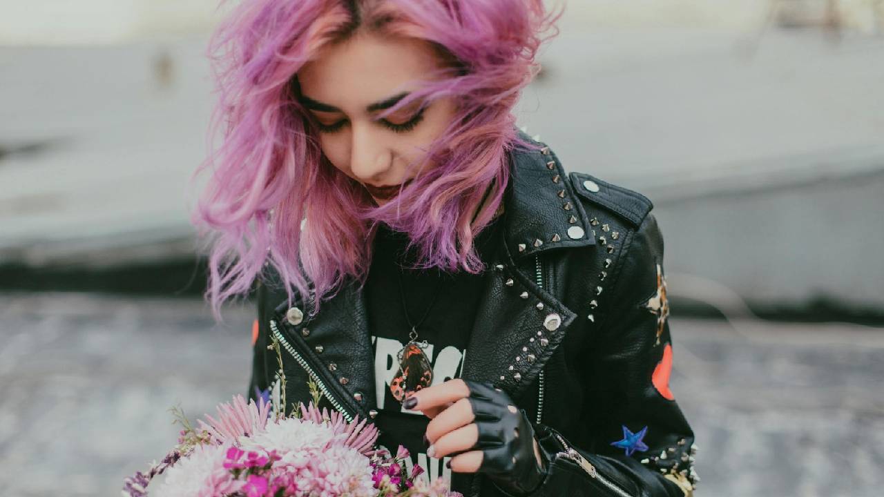 Winter Fashion 2025: ಲೆದರ್ ಜಾಕೆಟ್ ಧರಿಸುವವರಿಗೆ ಇಲ್ಲಿವೆ ಸಿಂಪಲ್ ಸ್ಟೈಲಿಂಗ್ ಟಿಪ್ಸ್ - Image 1